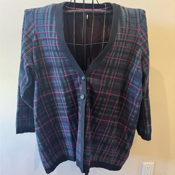 Isaac Mizrahi Women's Cardigan Sweater Blue Pink Black Plaid Button Front Sz 2x - Picture 1 of 4